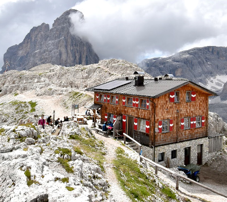 E-bike experience with one night at the rifugio